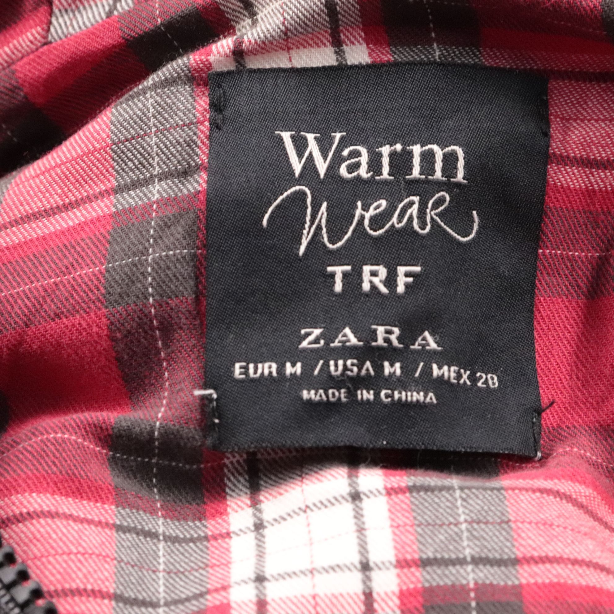 250106576-b